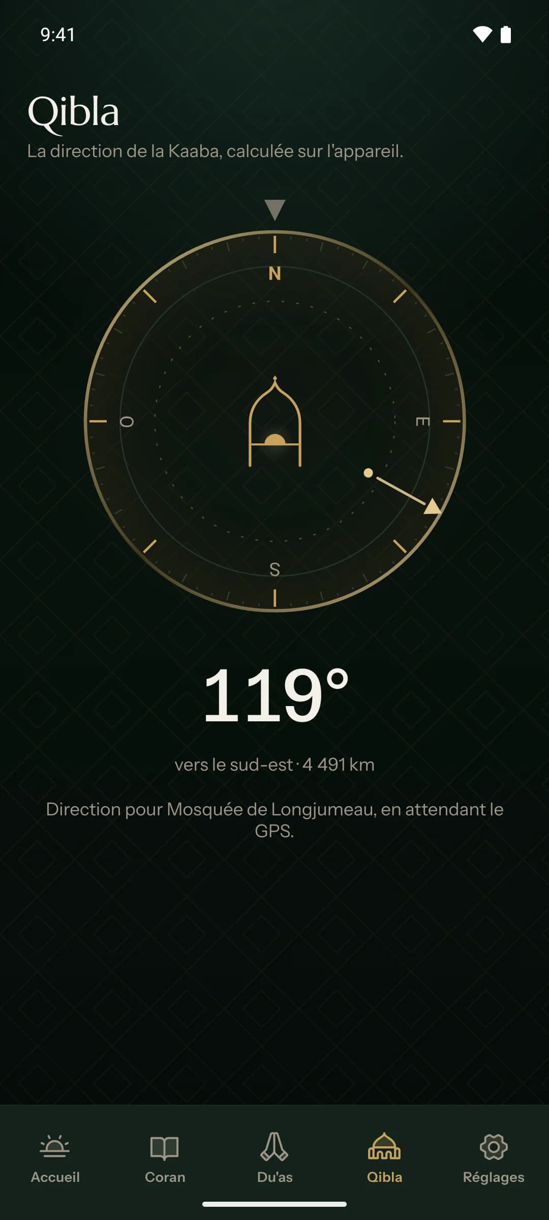 La qibla : la direction de la Kaaba, calculée sur l’appareil